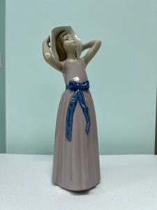 Sun Hat Girl by Lladro